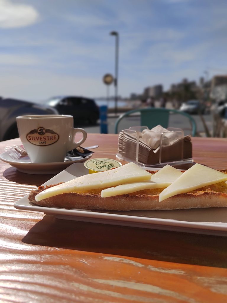 Frühstück - El Campello - Shark Café - 16.10.2022
